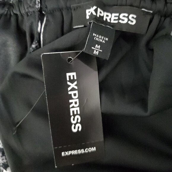 ❤️134 Express Animal Print Halter Tank Top - Picture 2 of 8